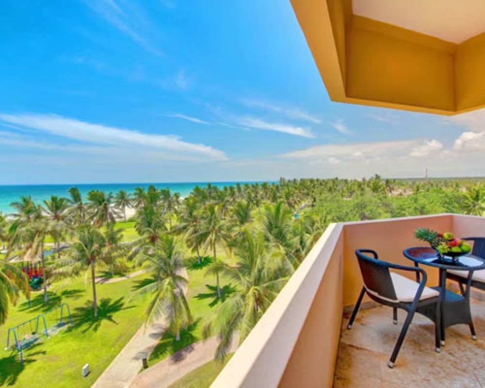 crowne-oman-gal6